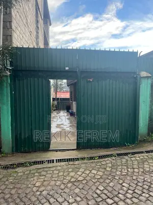 3bdrm Villa in Akaky Kaliti for sale