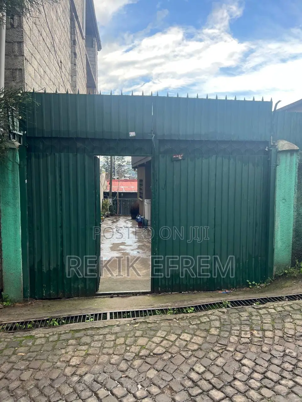 3bdrm Villa in Akaky Kaliti for sale