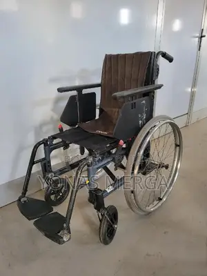 Self-Propelled Manual Wheelchairs皺斀 Are Those That Can Be Pushed