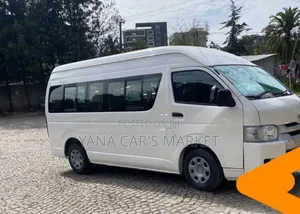 Toyota HiAce 2012