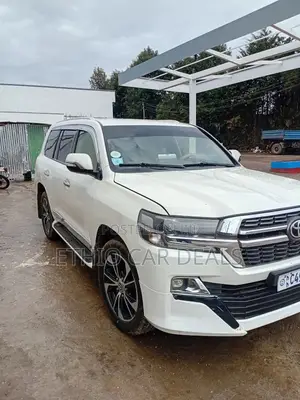 Toyota Land Cruiser 2014 White