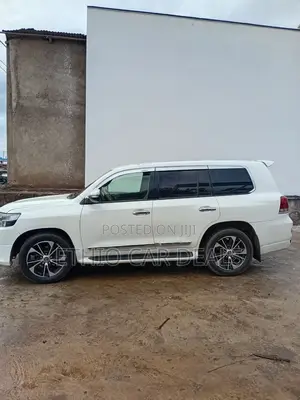 Toyota Land Cruiser 2014 White