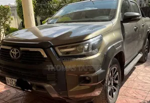 Toyota Hilux 2022 Beige