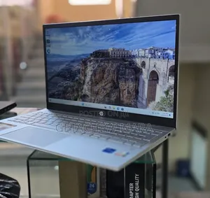 New Laptop HP Pavilion 15 8GB Intel Core i5 SSD 512GB