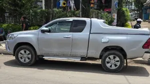 Toyota Hilux 2017 Silver