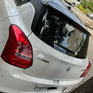 Suzuki Swift 2022 White
