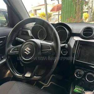 Suzuki Swift 2022 White