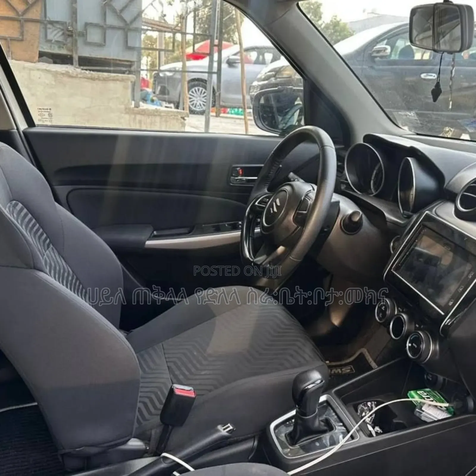 Suzuki Swift 2022 White