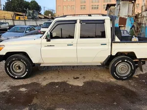 Toyota Land Cruiser 2018 White
