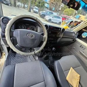 Toyota Land Cruiser 2018 White