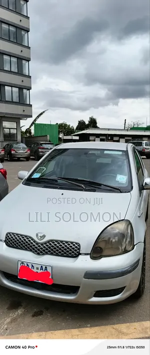 Toyota Vitz 2004 Silver