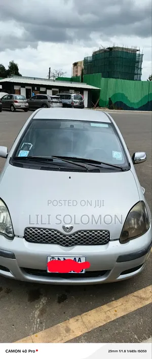 Toyota Vitz 2004 Silver