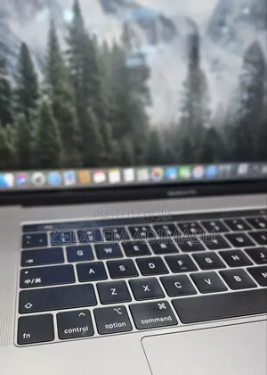 New Laptop Apple MacBook Pro 2019 16GB Intel Core i9 SSD 512GB