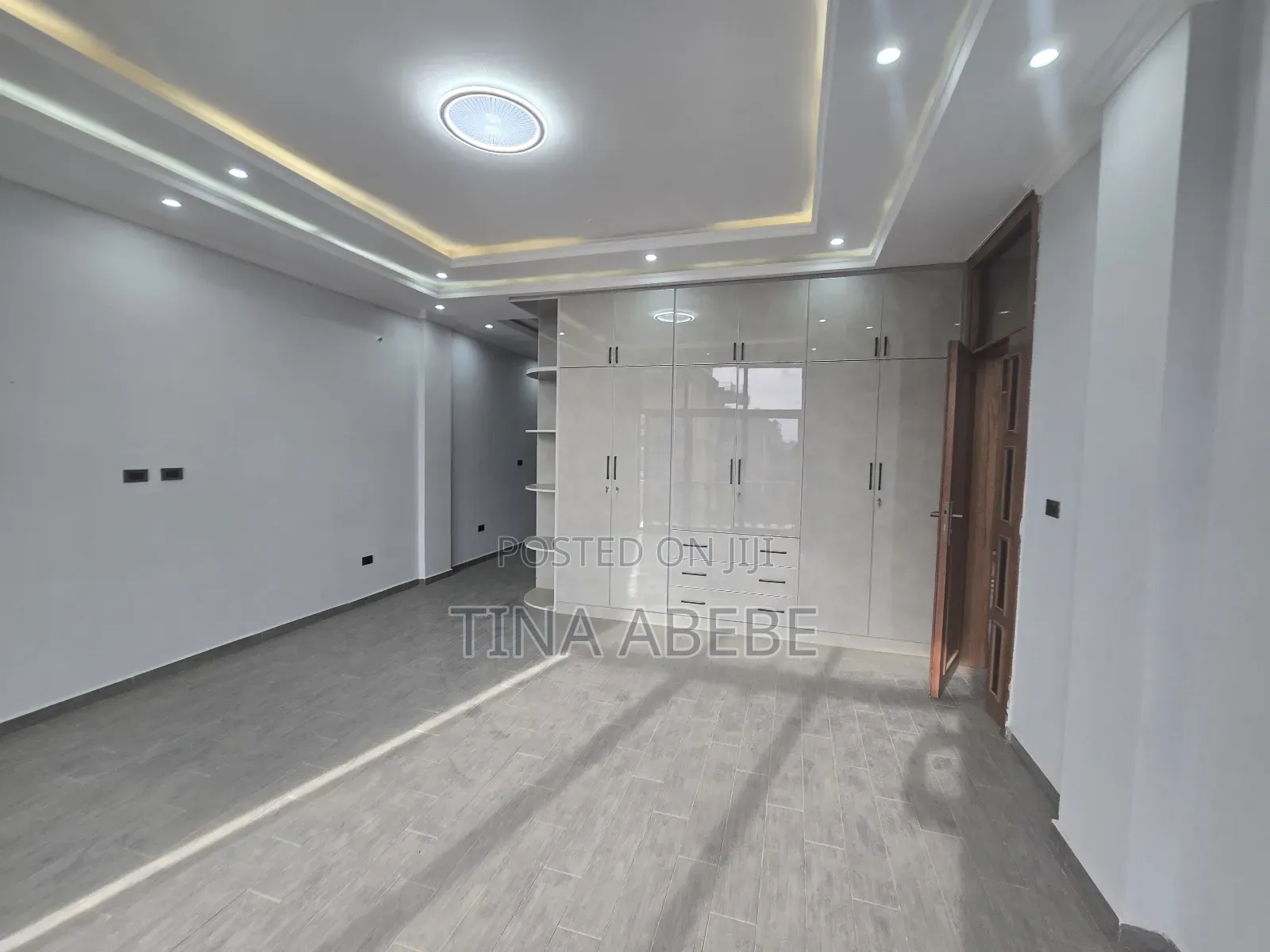 14bdrm House in Akaky Kaliti for sale