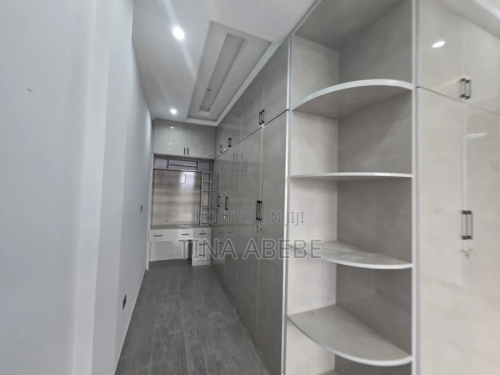14bdrm House in Akaky Kaliti for sale