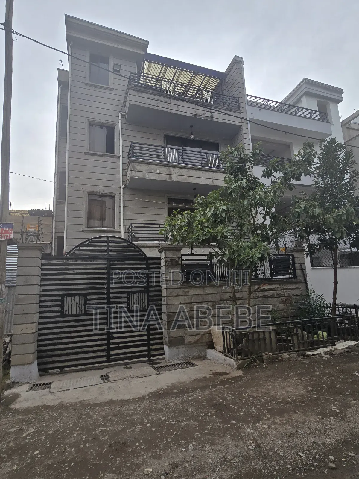 6bdrm House in Akaky Kaliti for sale