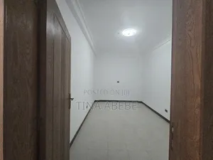 6bdrm House in Akaky Kaliti for sale