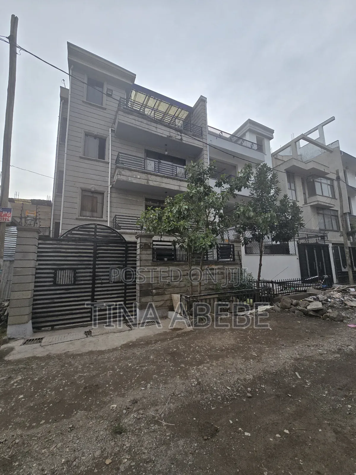 6bdrm House in Akaky Kaliti for sale