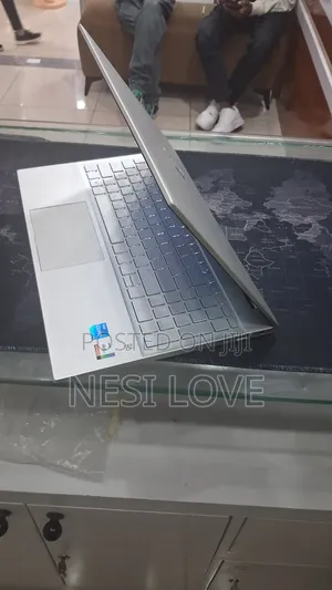 New Laptop HP Pavilion 15 8GB Intel Core i5 SSD 512GB