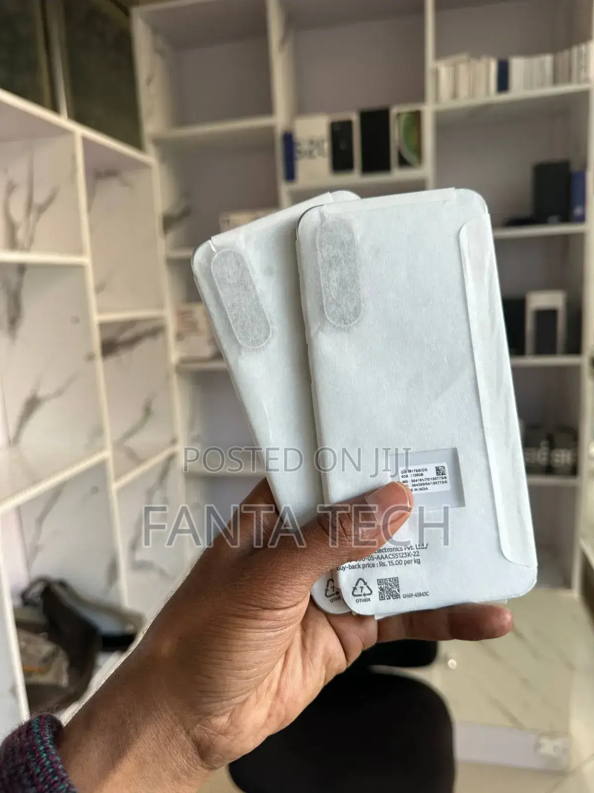 New Samsung Galaxy M17 5G 128 GB Gray