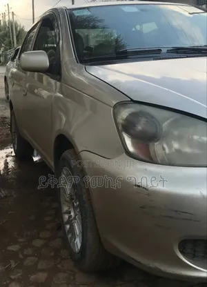 Toyota Platz 2005 Silver