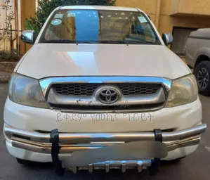 Toyota Hilux 2010 White