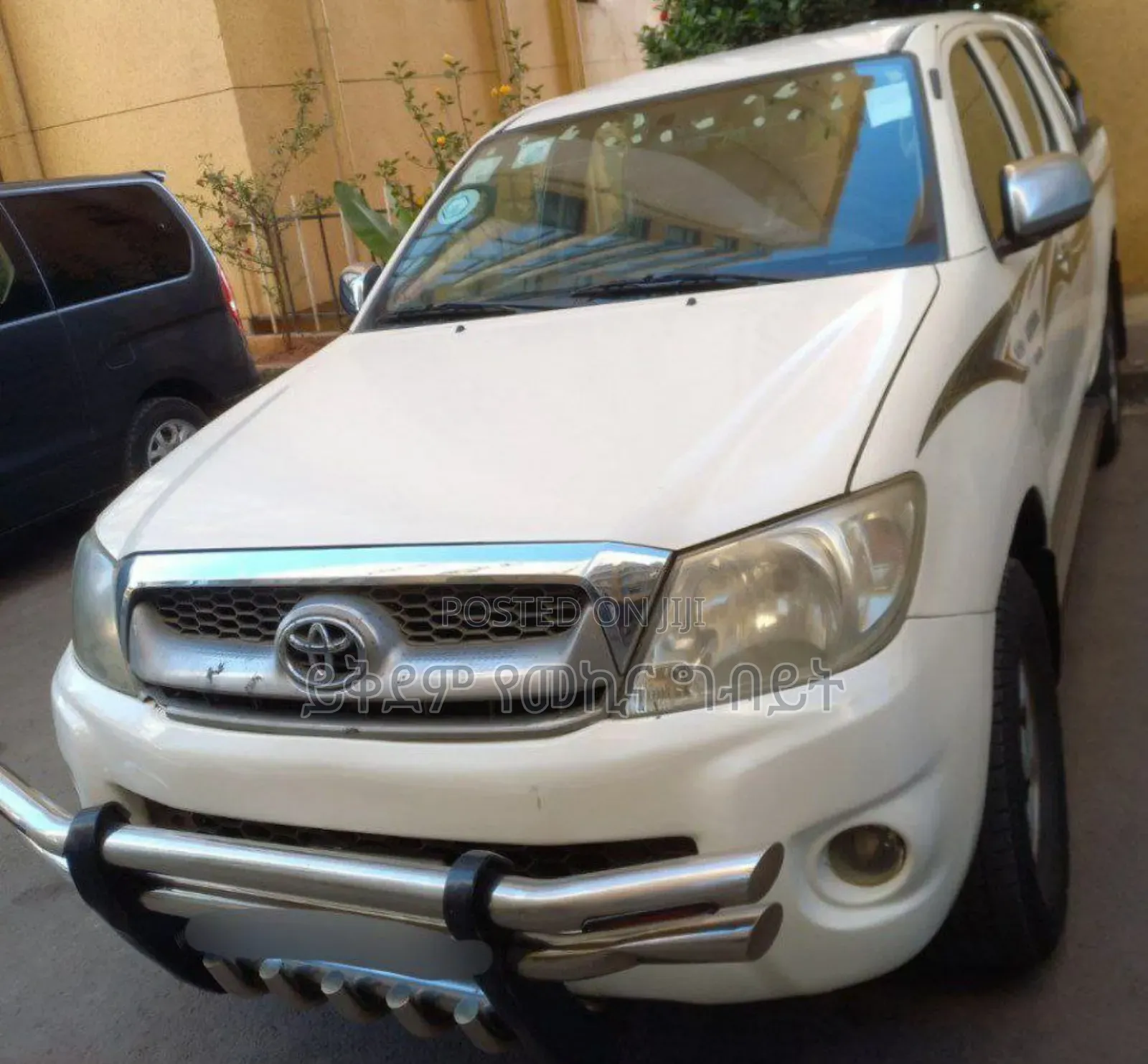 Toyota Hilux 2010 White