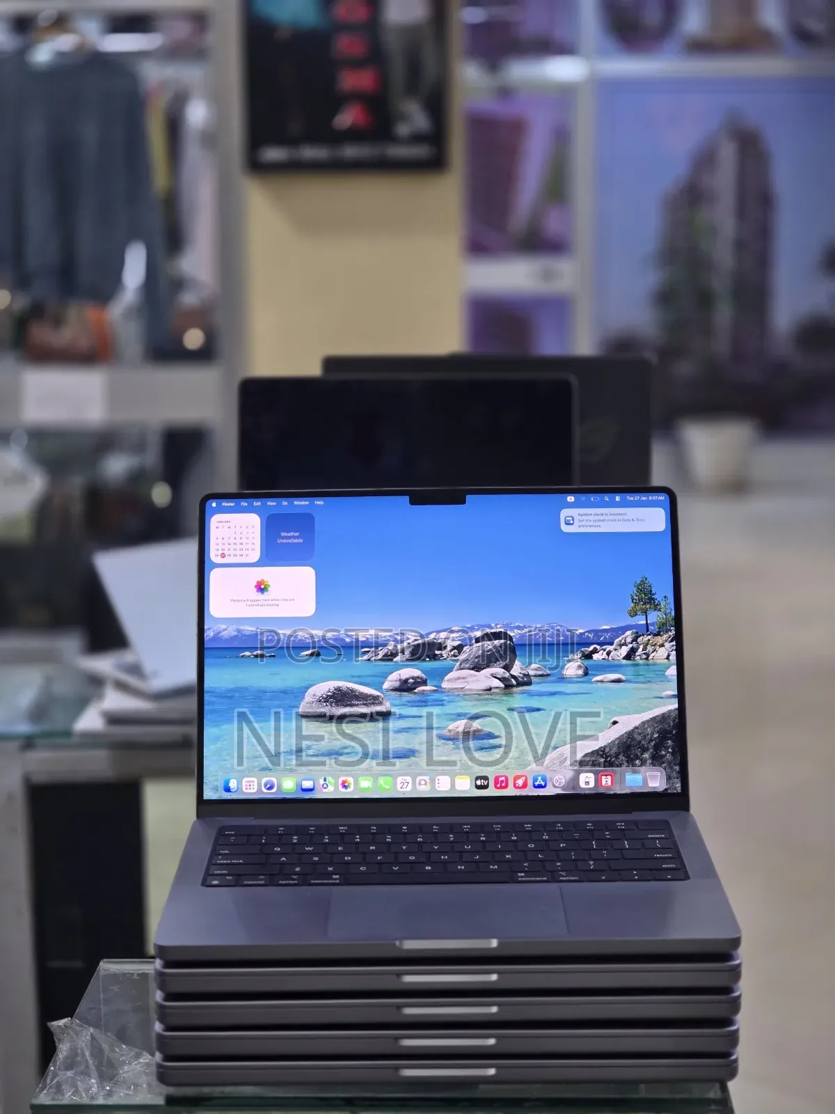 New Laptop Apple MacBook Pro 2021 M1 32GB SSD 512GB