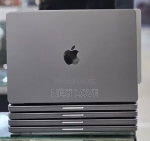 New Laptop Apple MacBook Pro 2021 M1 32GB SSD 512GB