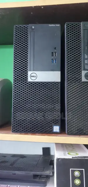 Desktop Computer Dell OptiPlex 7040 4GB Intel Core i5 HDD 500GB