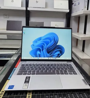 New Laptop Lenovo IdeaPad 520 16GB Intel Core i5 SSD 512GB