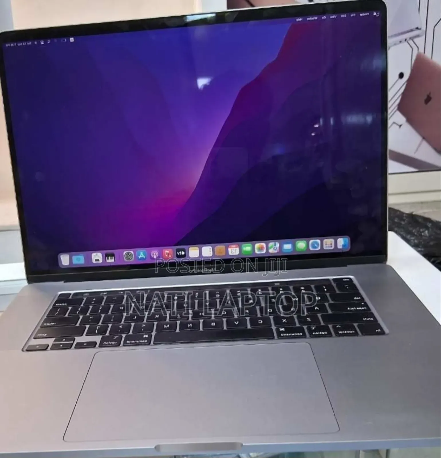 New Laptop Apple MacBook Pro 2019 32GB Intel Core i9 SSD 512GB