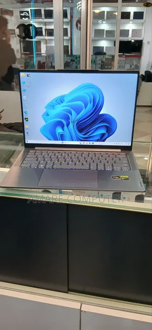 New Laptop Lenovo Yoga 710 16GB AMD Ryzen 7 SSD 512GB
