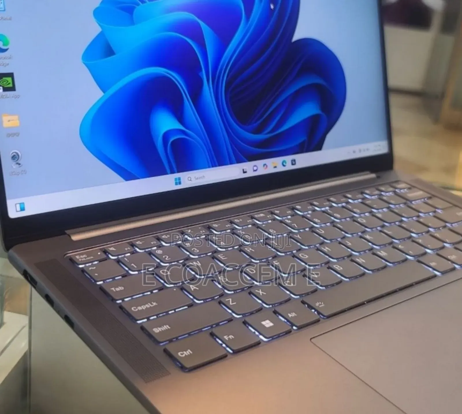 New Laptop Lenovo 16GB AMD Ryzen 7 SSD 512GB