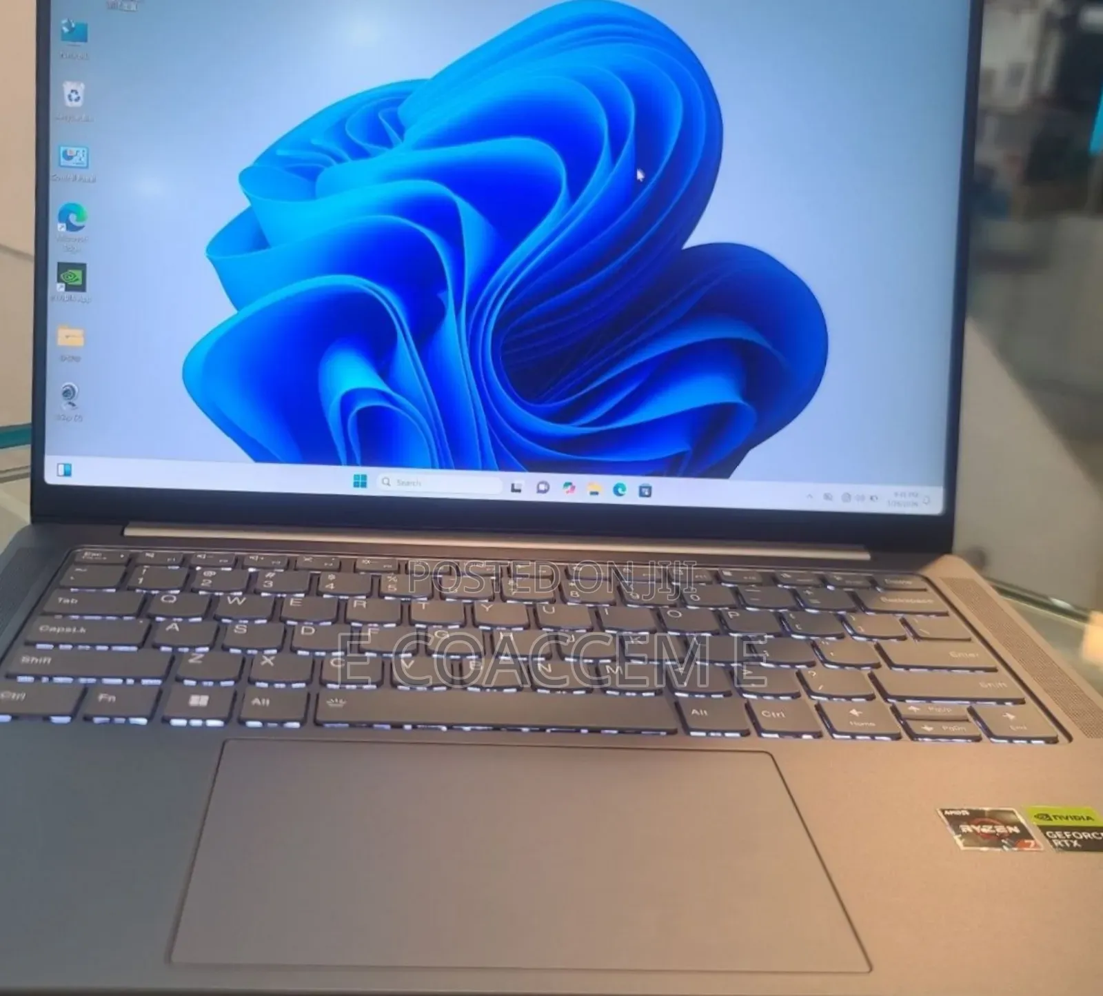 New Laptop Lenovo 16GB AMD Ryzen 7 SSD 512GB