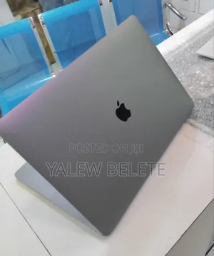 New Laptop Apple MacBook Pro 2017 16GB Intel Core i7 SSD 512GB