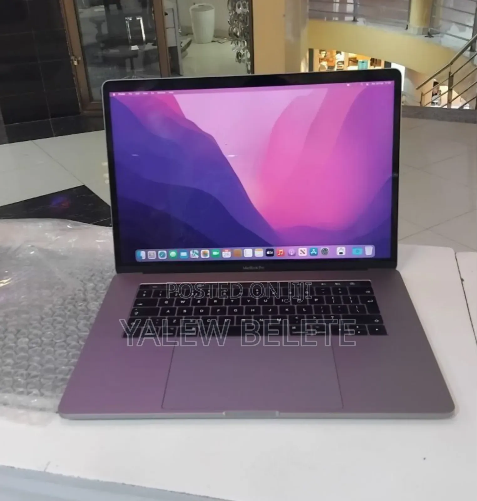 New Laptop Apple MacBook Pro 2017 16GB Intel Core i7 SSD 512GB