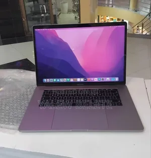 New Laptop Apple MacBook Pro 2017 16GB Intel Core i7 SSD 512GB