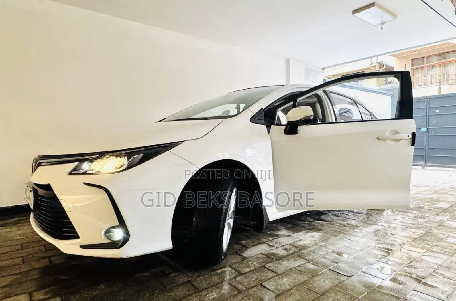 Toyota Corolla 2022 White