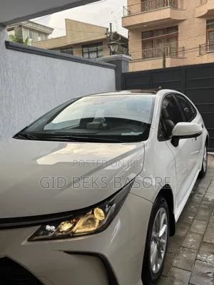 Toyota Corolla 2022 White