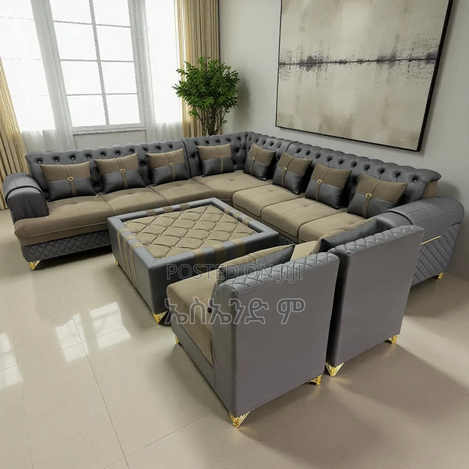 Bouclé Couch Design With Table