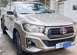 Toyota Hilux 2020 Gold