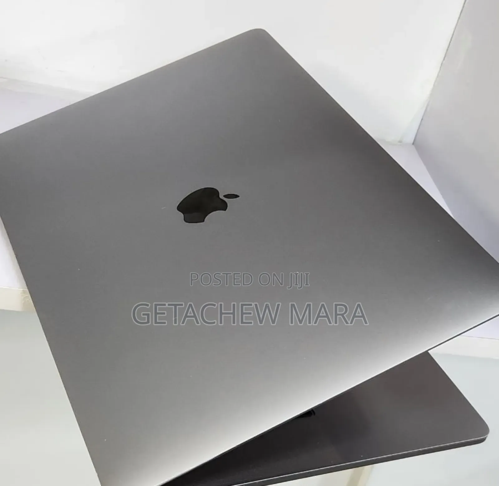 New Laptop Apple MacBook 2018 32GB Intel Core i9 SSD 512GB