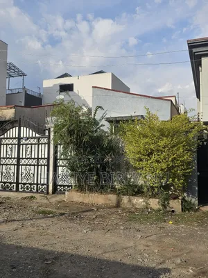 12bdrm Apartment in ፎቅ, Yeka for sale