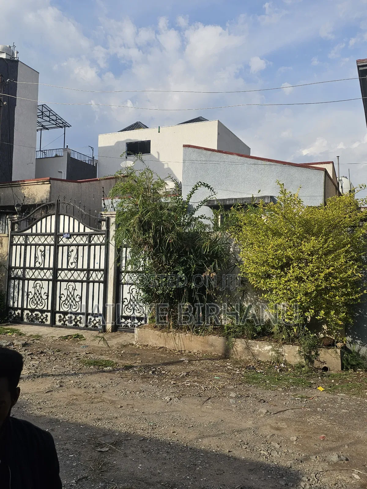 12bdrm Apartment in ፎቅ, Yeka for sale
