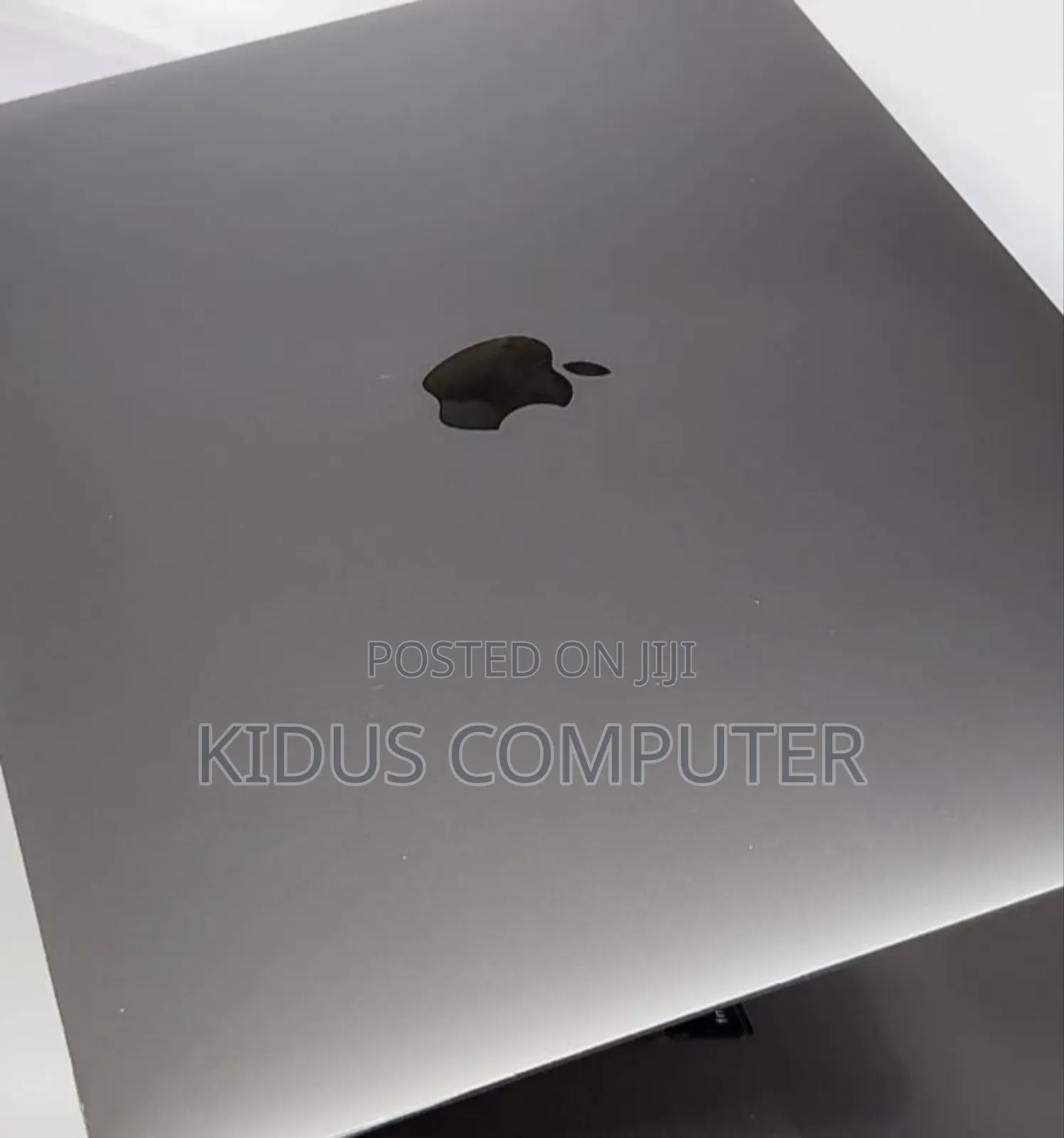 New Laptop Apple MacBook 2018 32GB Intel Core i9 SSD 512GB