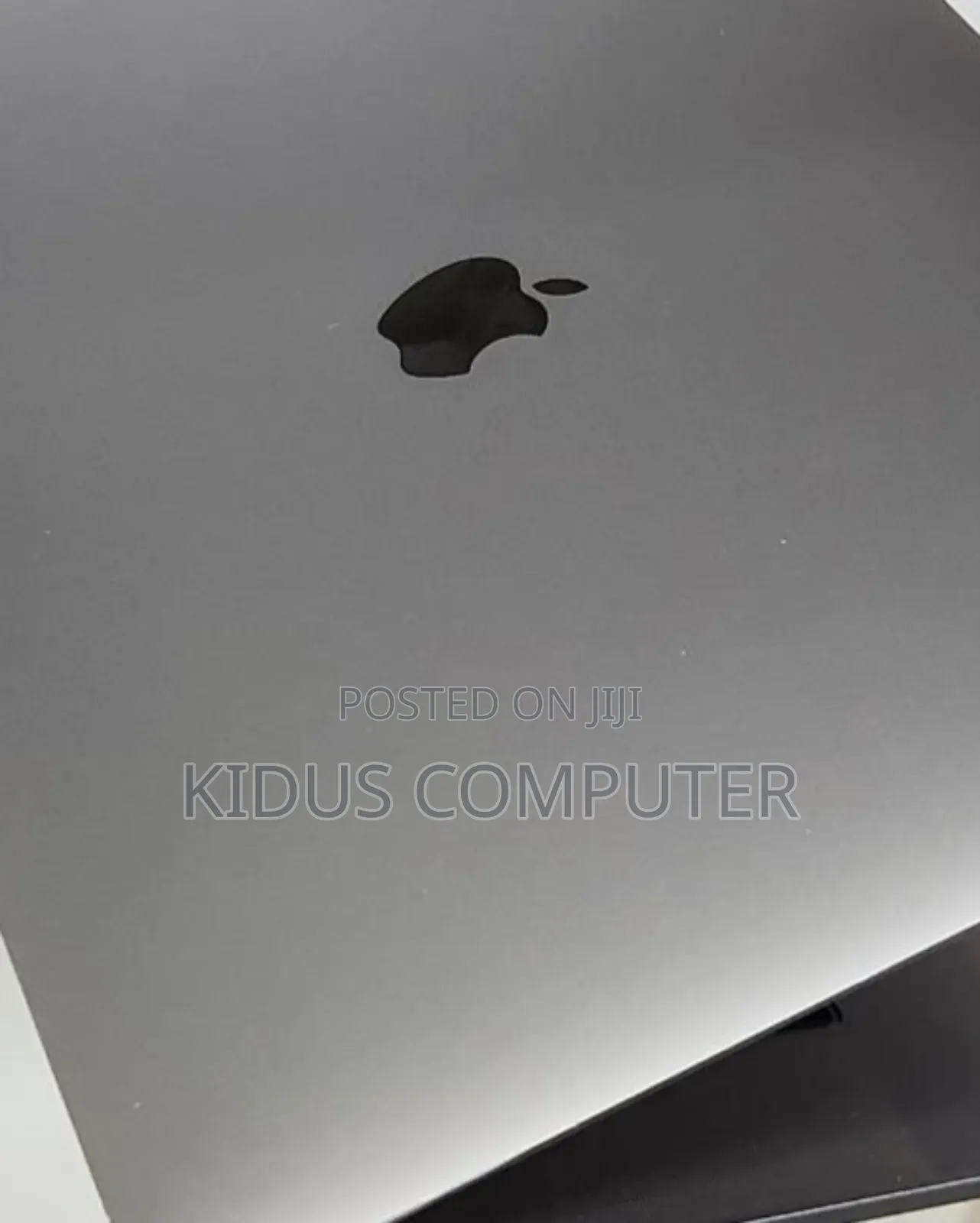 New Laptop Apple MacBook 2018 32GB Intel Core i9 SSD 512GB