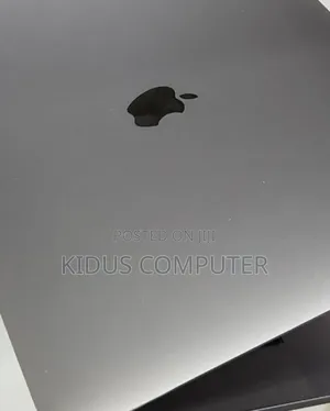 New Laptop Apple MacBook 2018 32GB Intel Core i9 SSD 512GB
