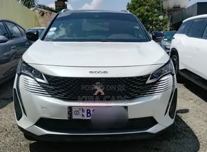 Peugeot 5008 2021 White