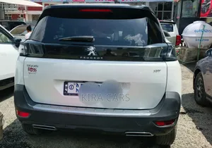 Peugeot 5008 2021 White